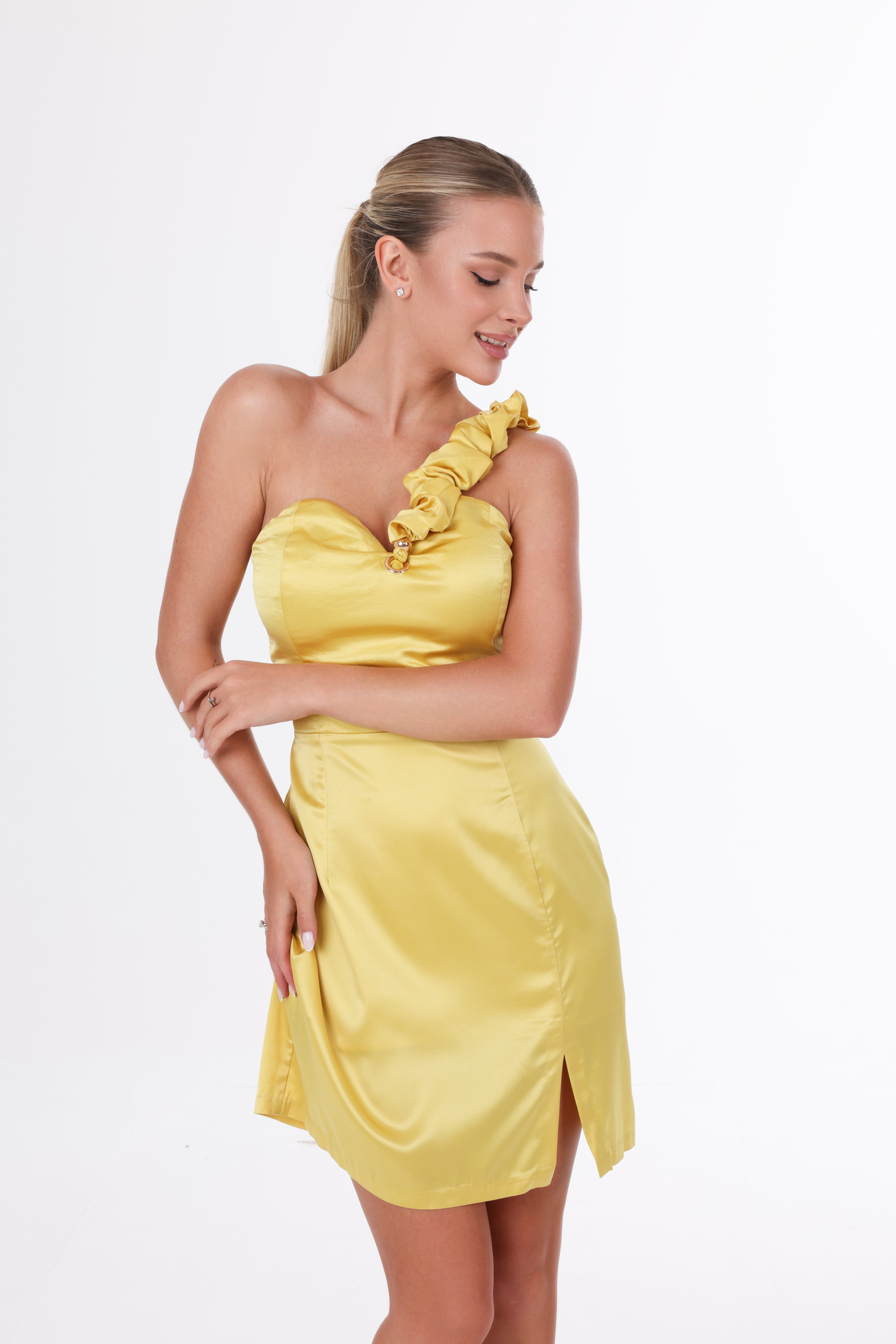 NISSY Dress – Butter Yellow